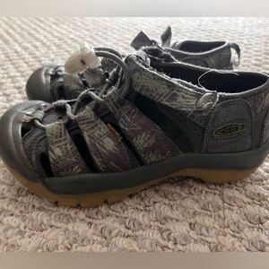 KEEN Youth Kids Gray Green Newport H2 Sport Sandals Size 13